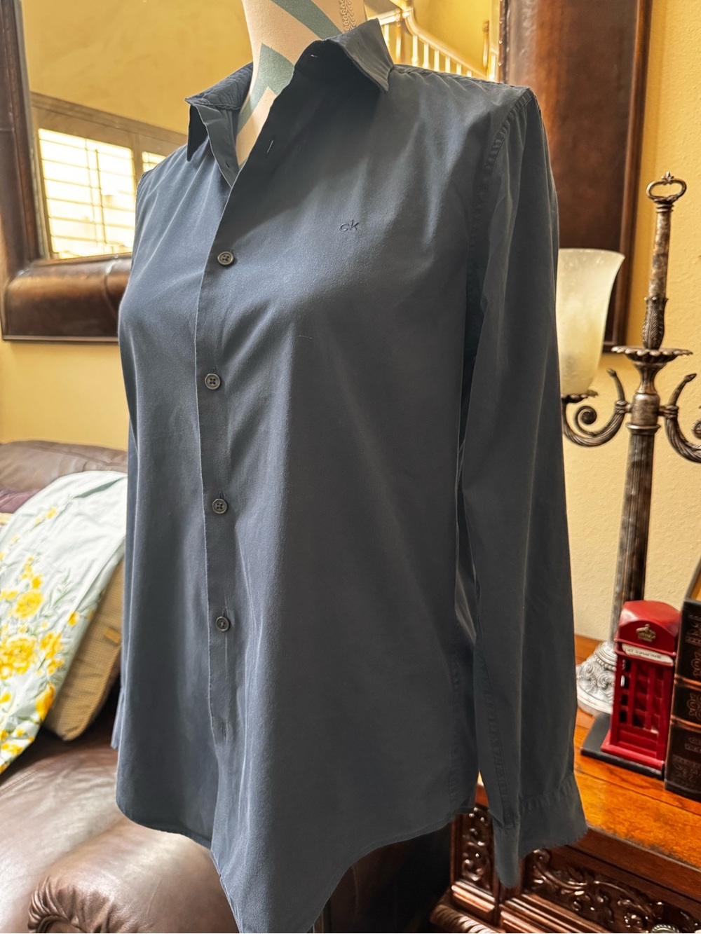 โ
โCalvin Kleinโ Dark Navy Womenโs Button-Front Stretch Cotton Shirt.